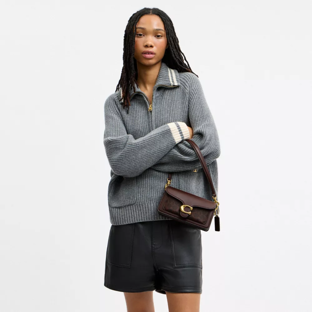 Tabby Shoulder Bag 20In Signature Canvas - Image 11